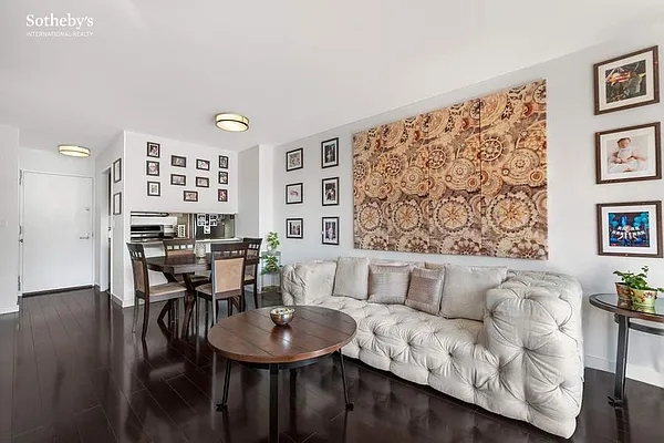 Rented by Sotheby's International Realty | media 6