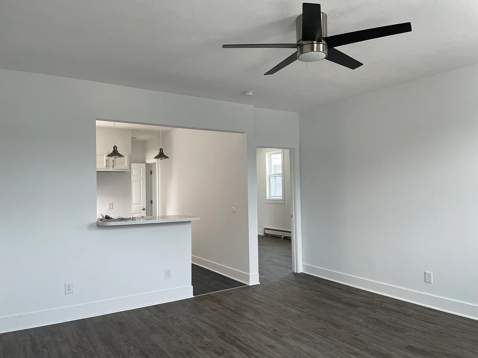 1 bed, 700 sqft, $1,000 — Photo 2