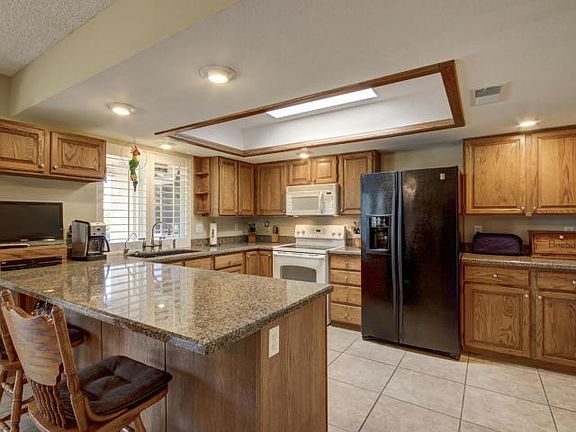 2nd image of 1052 S Florence Dr