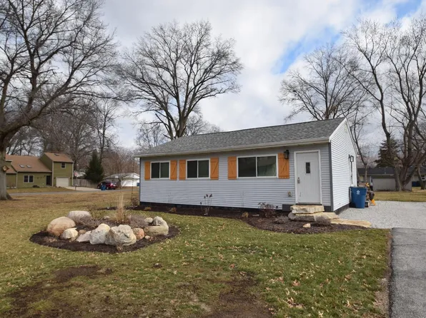 1005 S 19th St, Chesterton, IN 46304