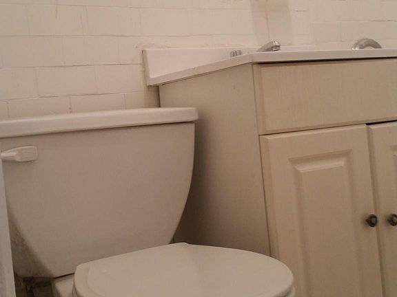 2nd image of 961 Washington Ave APT 4H