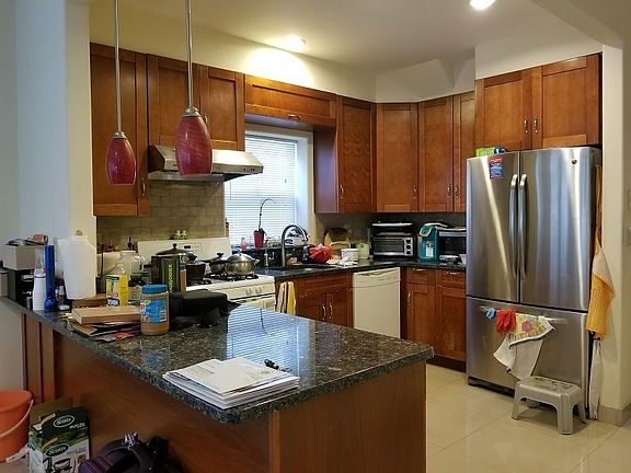 2nd image of 6913 Catamaran Way