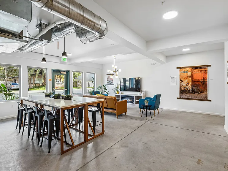 Pullman Lofts — Photo 43