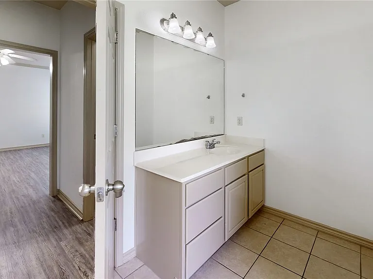2212 Brougham Pl — Photo 17