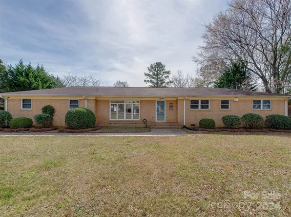 518 Gray Dr, Charlotte, NC 28213