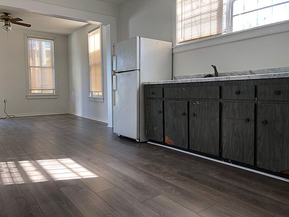 3rd image of 1712 N Nebraska Ave #1