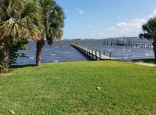 1712 NE Seahorse Pl, Jensen Beach, FL 34957