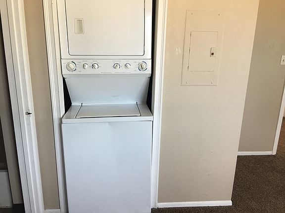 5th image of 530 Sullivan Ln APT D