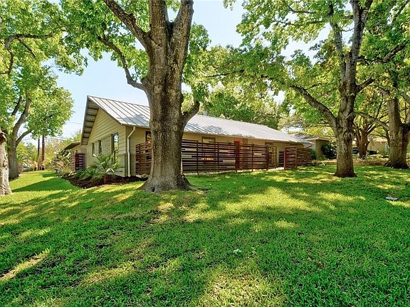 3rd image of 2508 Spring Creek Dr
