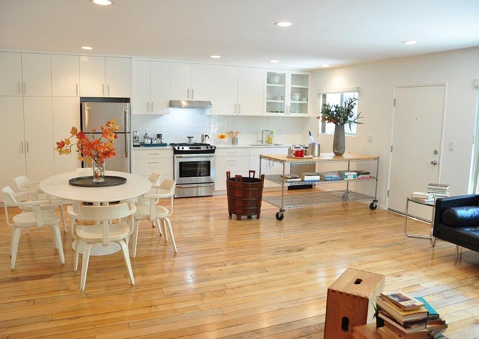 1st image of 1346 N Laurel Ave APT 105