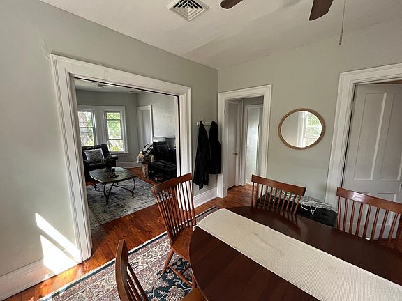 4th image of 11 Tremont Ave