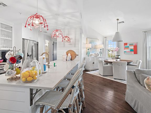 5th image of 34 N Barrett Sq APT 3D