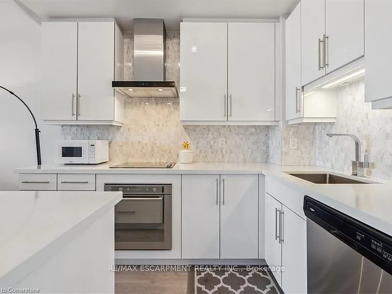 2093 Fairview St #1910 — Photo 12