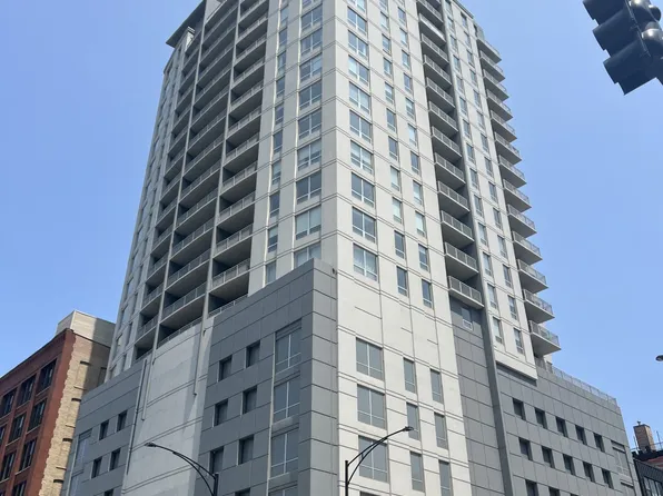 330 W Grand Ave, Chicago, IL