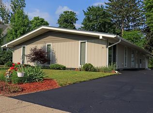 311 S Clinton St, Stockbridge, MI