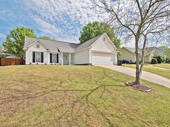 3rd image of 155 Diamond Dr