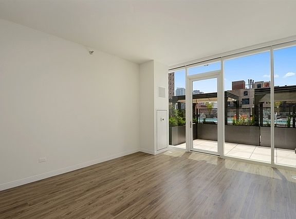 5th image of 1407 S Michigan Ave APT 618