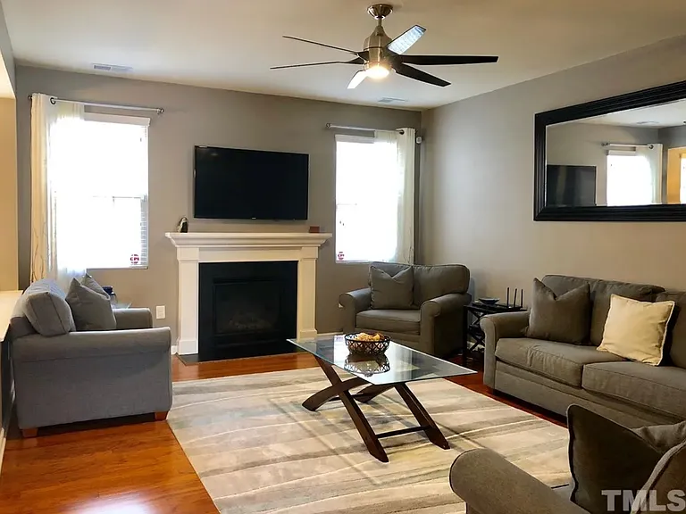 108 Goodsell Ct — Photo 7