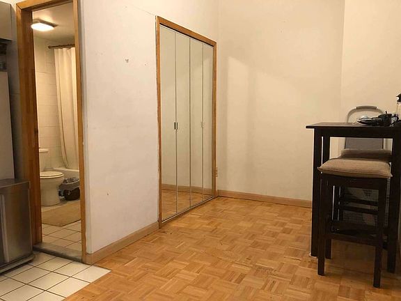 3rd image of 58 W 48th St APT 3R