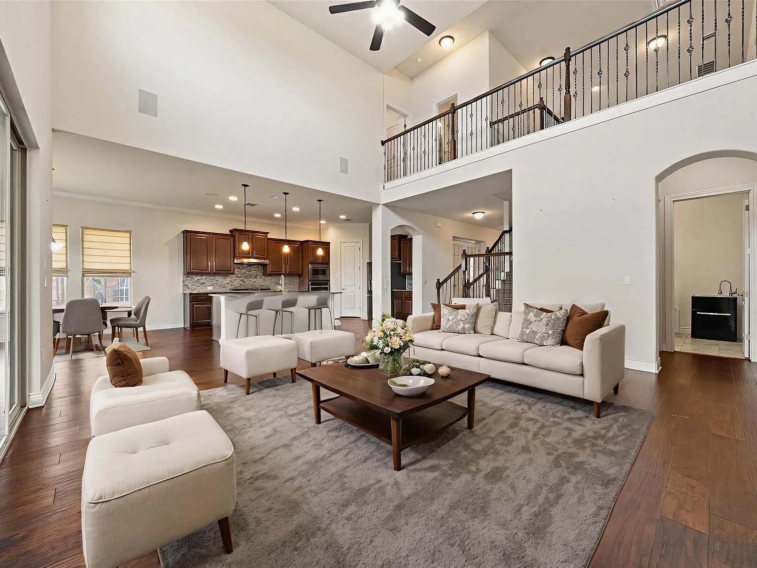 5 bed, 4.5 bath, 3797 sqft, $3,700 — Photo 4