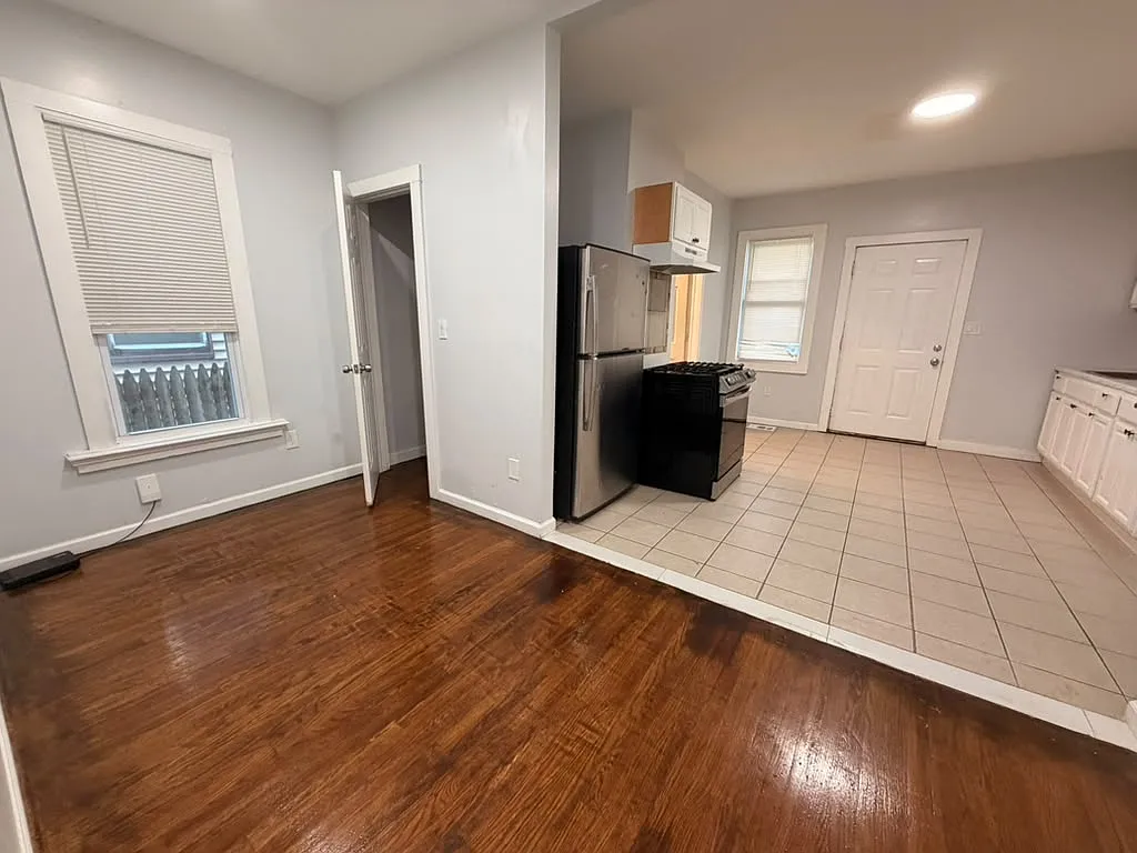 2 bed, $1,700 — Photo 3