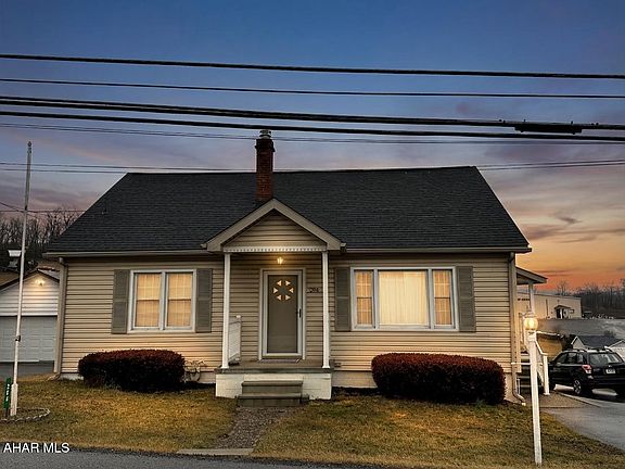 2nd image of 294 Maple Hollow Rd