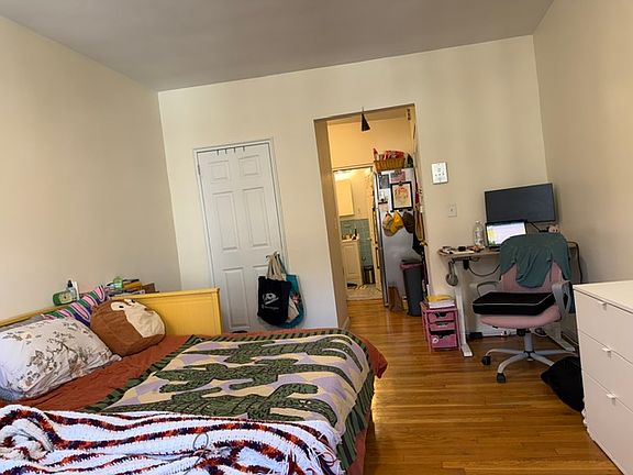 2nd image of 1494 2nd Ave APT 4B