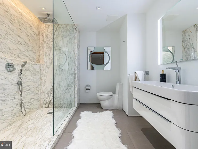 210 W Rittenhouse Sq #2106-2107 — Photo 32