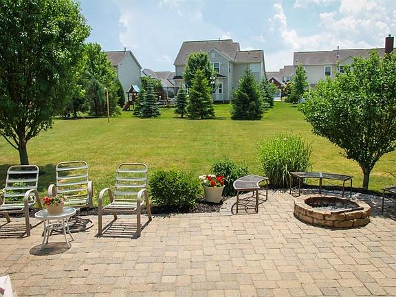 2nd image of 6143 Woodsview Way