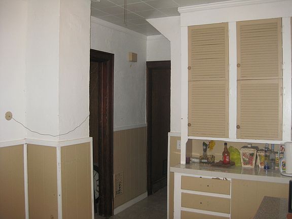 2nd image of 105 Hubbell Ave