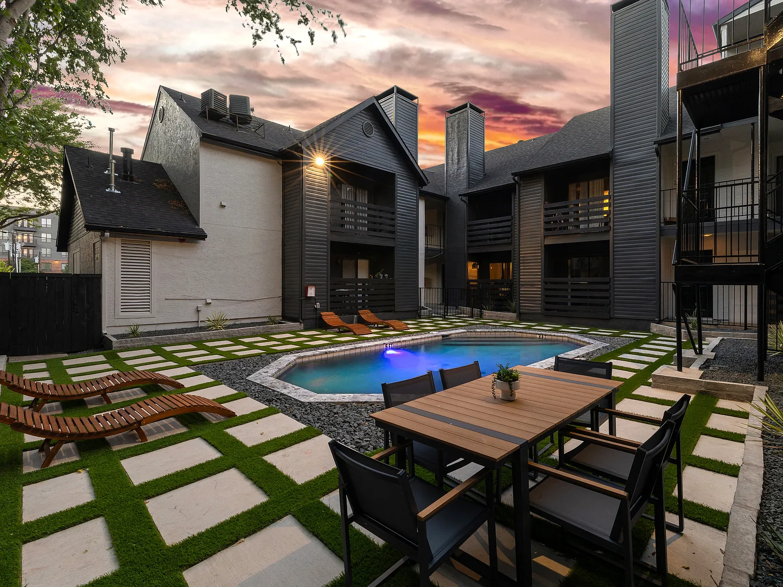 4919 Belmont Ave — Photo 3