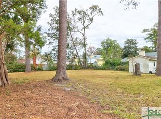 1004 Tara St, Savannah, GA 31410