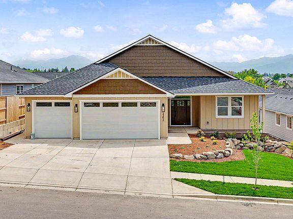 2nd image of 3352 Viewpoint Dr