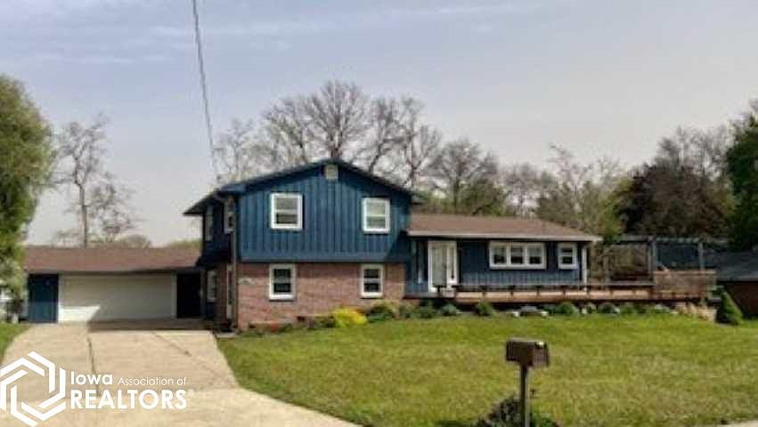 1st image of 2700 S Lakeview Dr