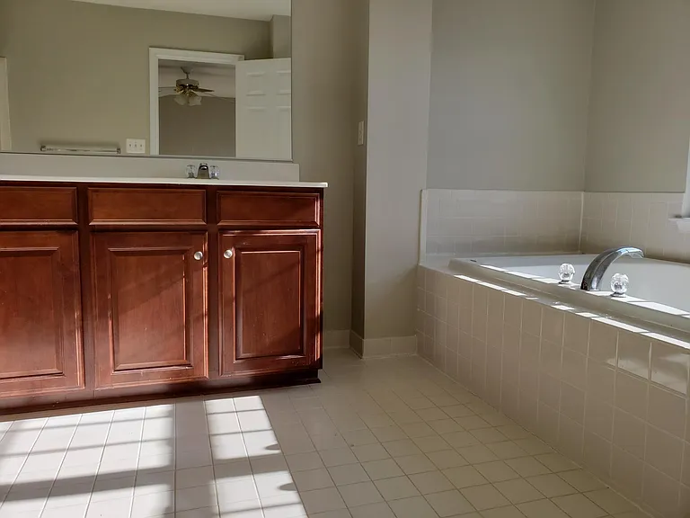 1006 Hoke Ln — Photo 17