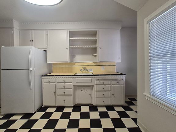 2nd image of 1706 11th St #12