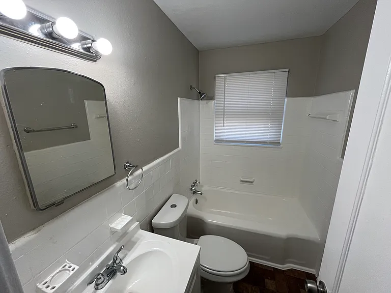 1319 Hansboro Ave — Photo 13