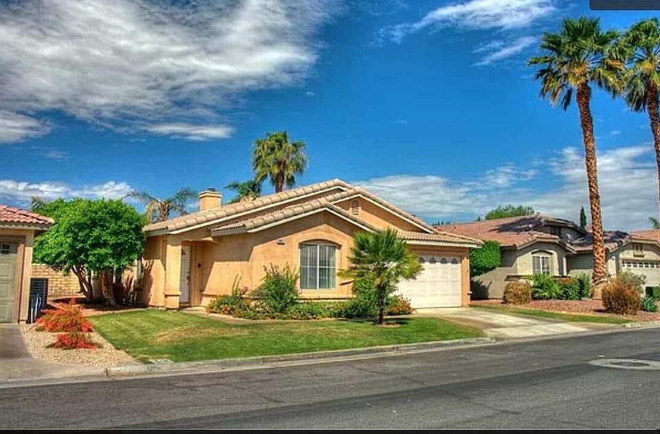1st image of 49641 Lincoln Dr
