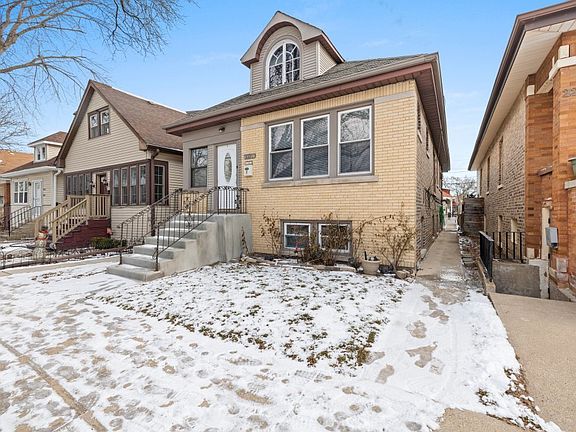 2nd image of 2207 N Nagle Ave