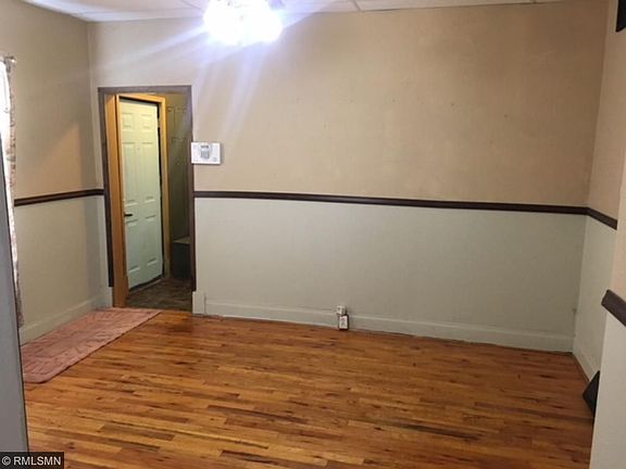 3rd image of 1003 10th Ave S
