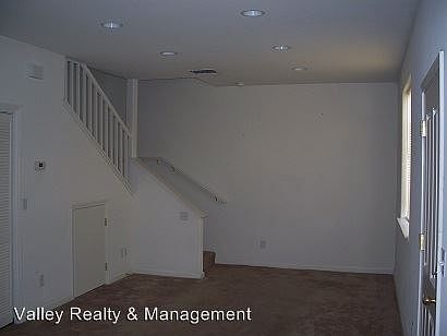 2nd image of 1751 Pinewood Dr APT 4B