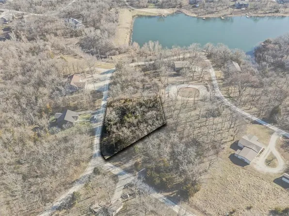 6 Birch Ct, Linn Valley, KS 66040