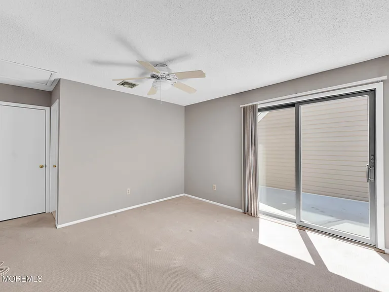 2230 Bridge Ave #4 — Photo 17