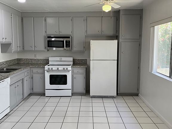 3rd image of 3731 Jasmine Ave APT 6