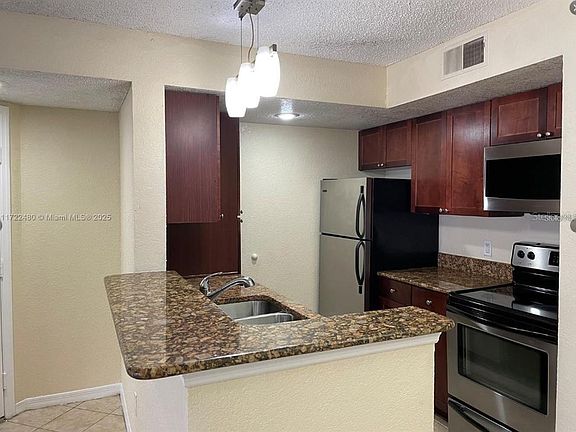 4th image of 5160 Conroy Rd #14