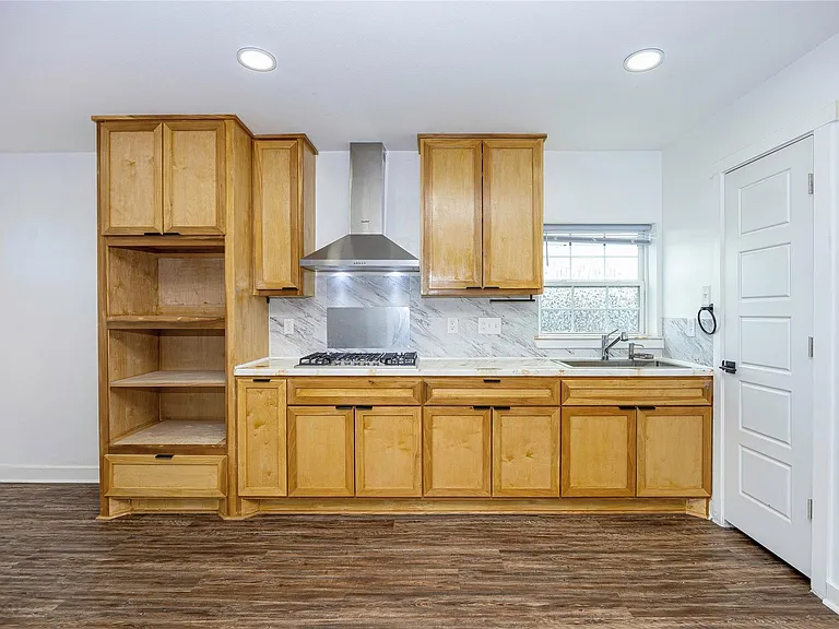 10930 Exeter St #B — Photo 5