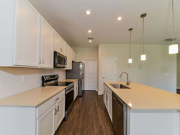 5th image of 4372 Laurina St