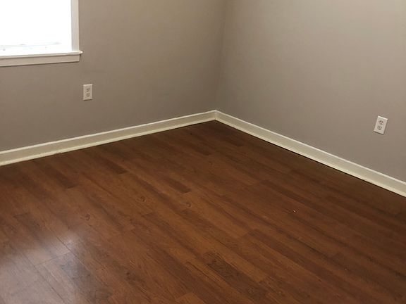 5th image of 513 Mary Ann Dr