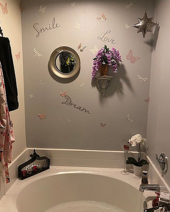 Master bathroom 