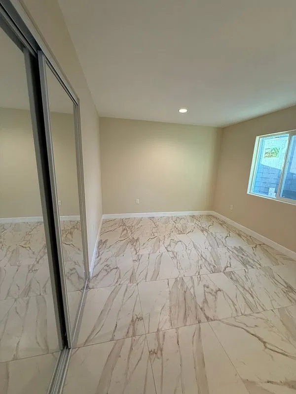 3 bed, 2.0 bath, 1000 sqft, $3,500 — Photo 4